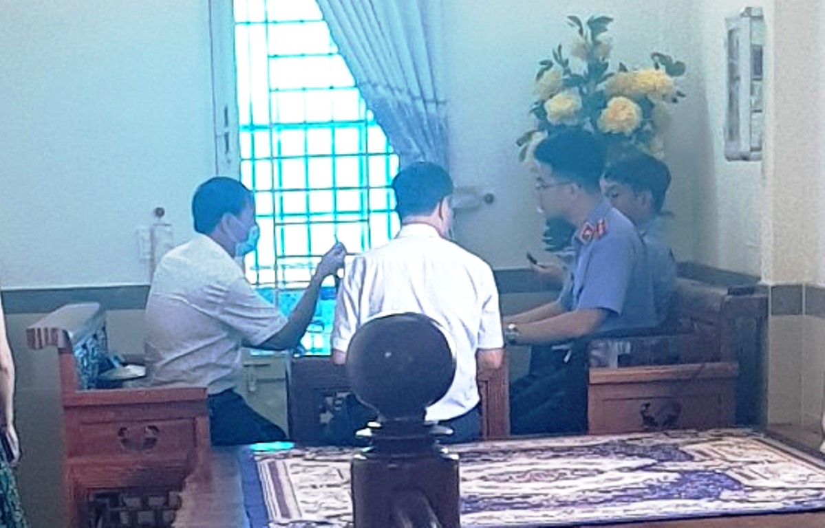 Bắt giam nguyên phó viện trưởng VKSND TP Bảo Lộc, điều tra tội nhận hối lộ