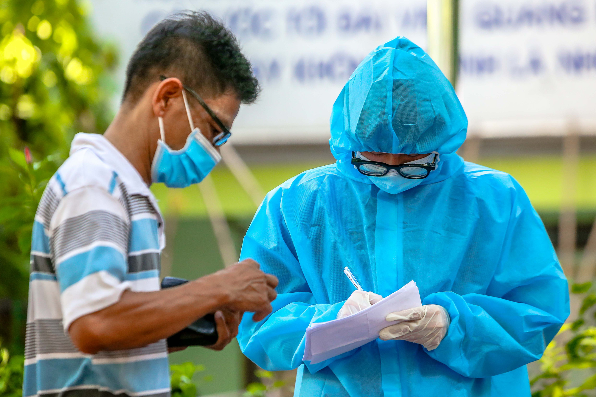 Ngày 13-7, có 2.301 ca mắc Covid-19, 222 bệnh nhân khỏi bệnh