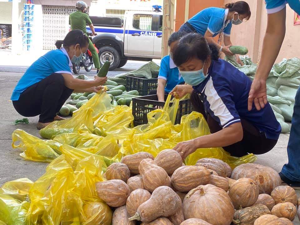 Chuyện đẹp bầu b&iacute; thương nhau - Ảnh 4.