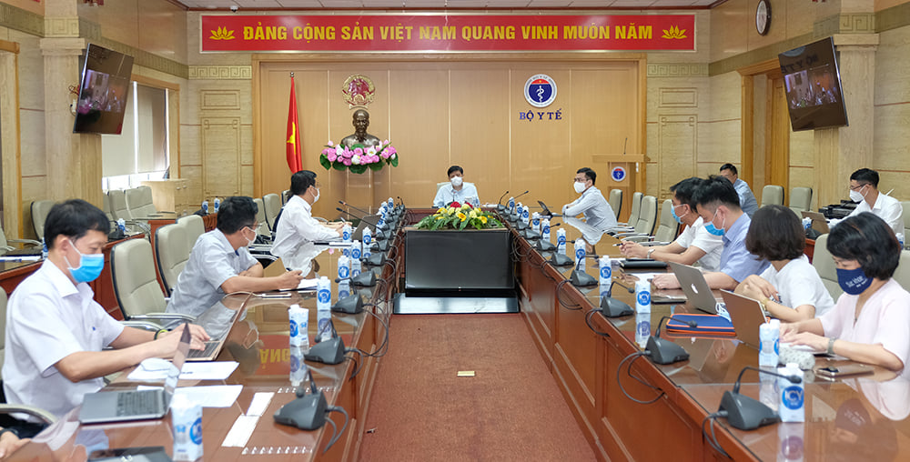 NÓNG: Giảm thời gian cách ly với F1 và người nhập cảnh xuống 14 ngày - Ảnh 1.
