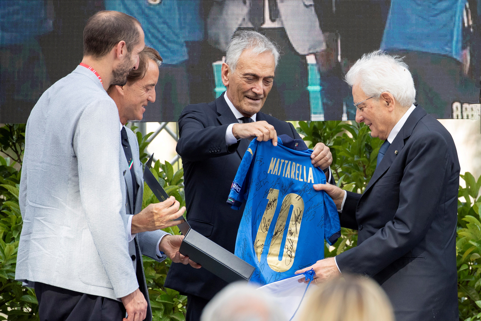 Ng&agrave;y về vinh quy b&aacute;i tổ của tuyển &Yacute; sau chức v&ocirc; địch Euro 2020 - Ảnh 8.