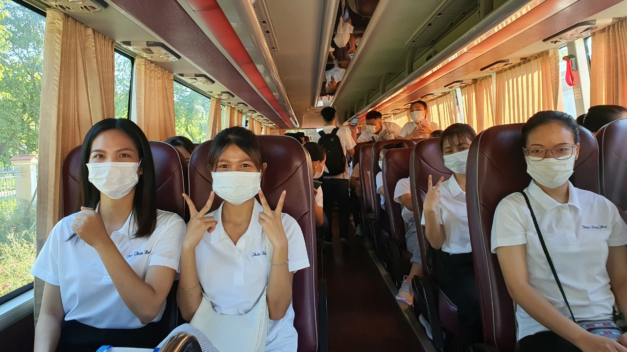 Nhân viên y tế Thừa Thiên - Huế lên đường hỗ trợ các tỉnh miền Nam chống dịch - Ảnh 2.