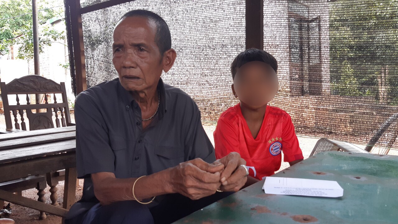 Cậu học trò nghèo không tiền đóng quỹ, bị giữ học bạ được hỗ trợ tiền học 5 năm - Ảnh 3.