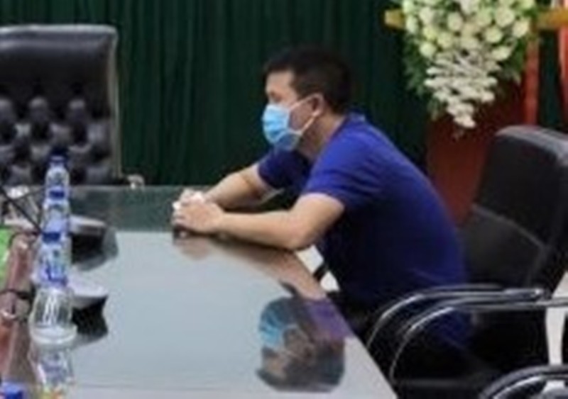 Tung hình ảnh "đồ chơi tình yêu" trên mạng để câu like bán hàng