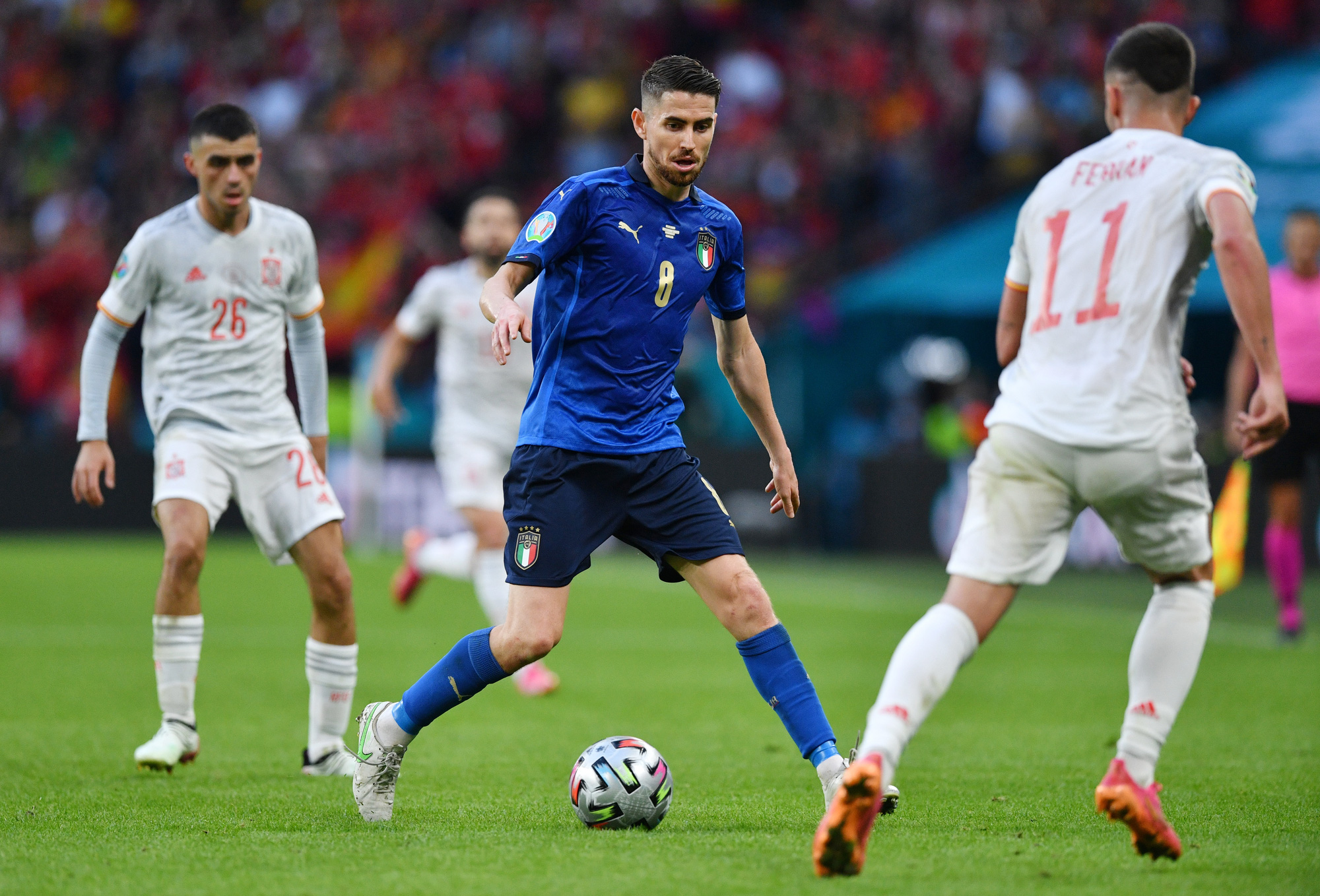 Lukaku chiếm s&oacute;ng Ronaldo, g&oacute;p mặt đội h&igrave;nh ti&ecirc;u biểu Euro 2020 - Ảnh 4.