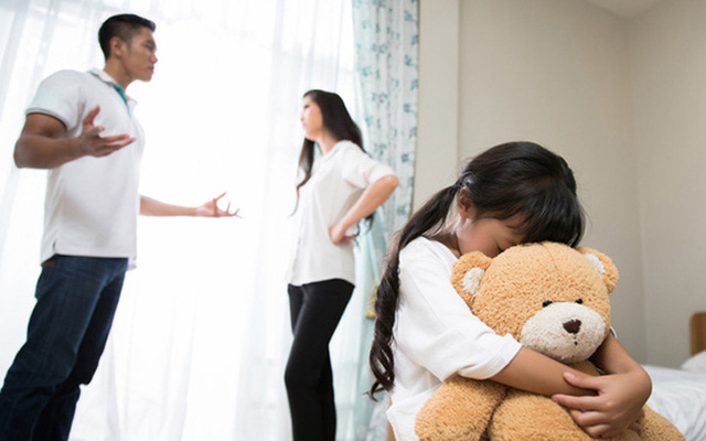 Bố con anh không phải thùng trút giận của em! - Ảnh 1.