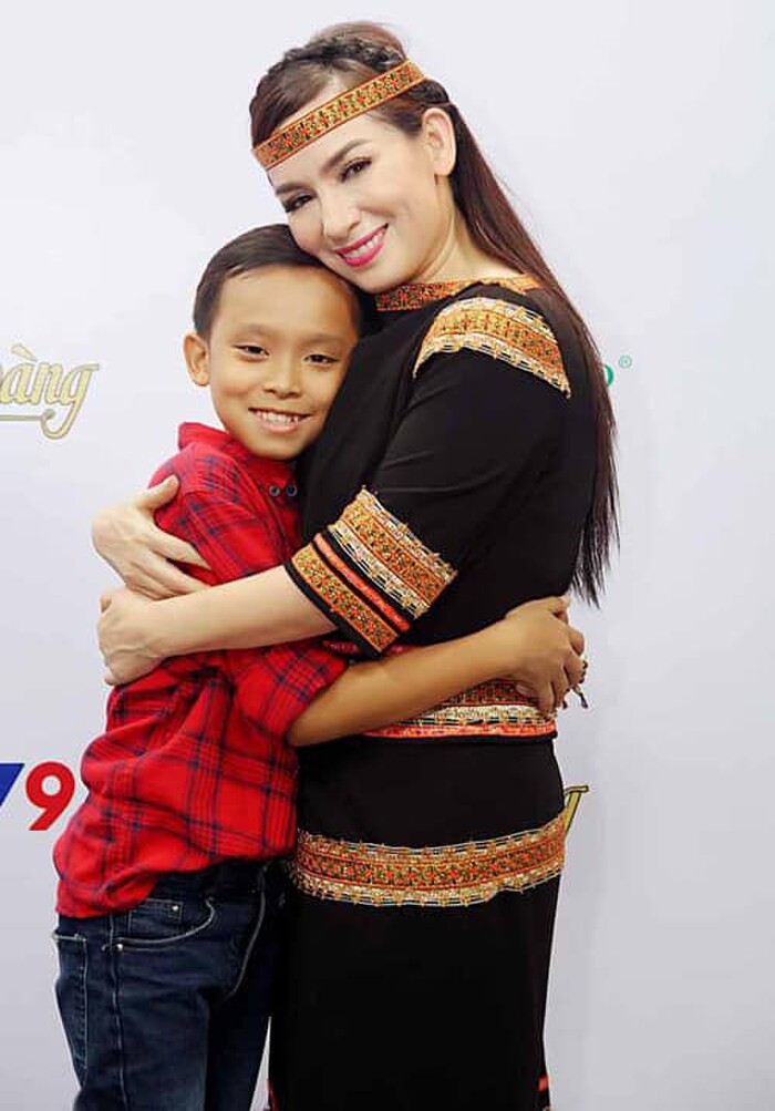 Phi Nhung- Hồ Văn Cường xuất hiện hậu lùm xùm ra riêng - Ảnh 4.