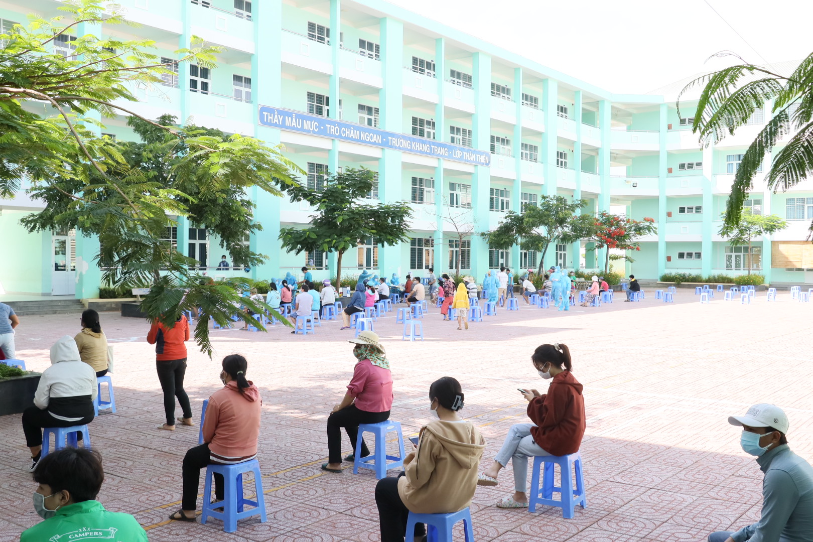 Vũng T&agrave;u lấy mẫu x&eacute;t nghiệm Covid-19 cho to&agrave;n bộ người d&acirc;n một phường - Ảnh 1.