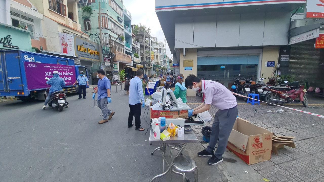 TP HCM: Điều tra 56 người mắc Covid-19 chưa r&otilde; nguồn l&acirc;y - Ảnh 1.