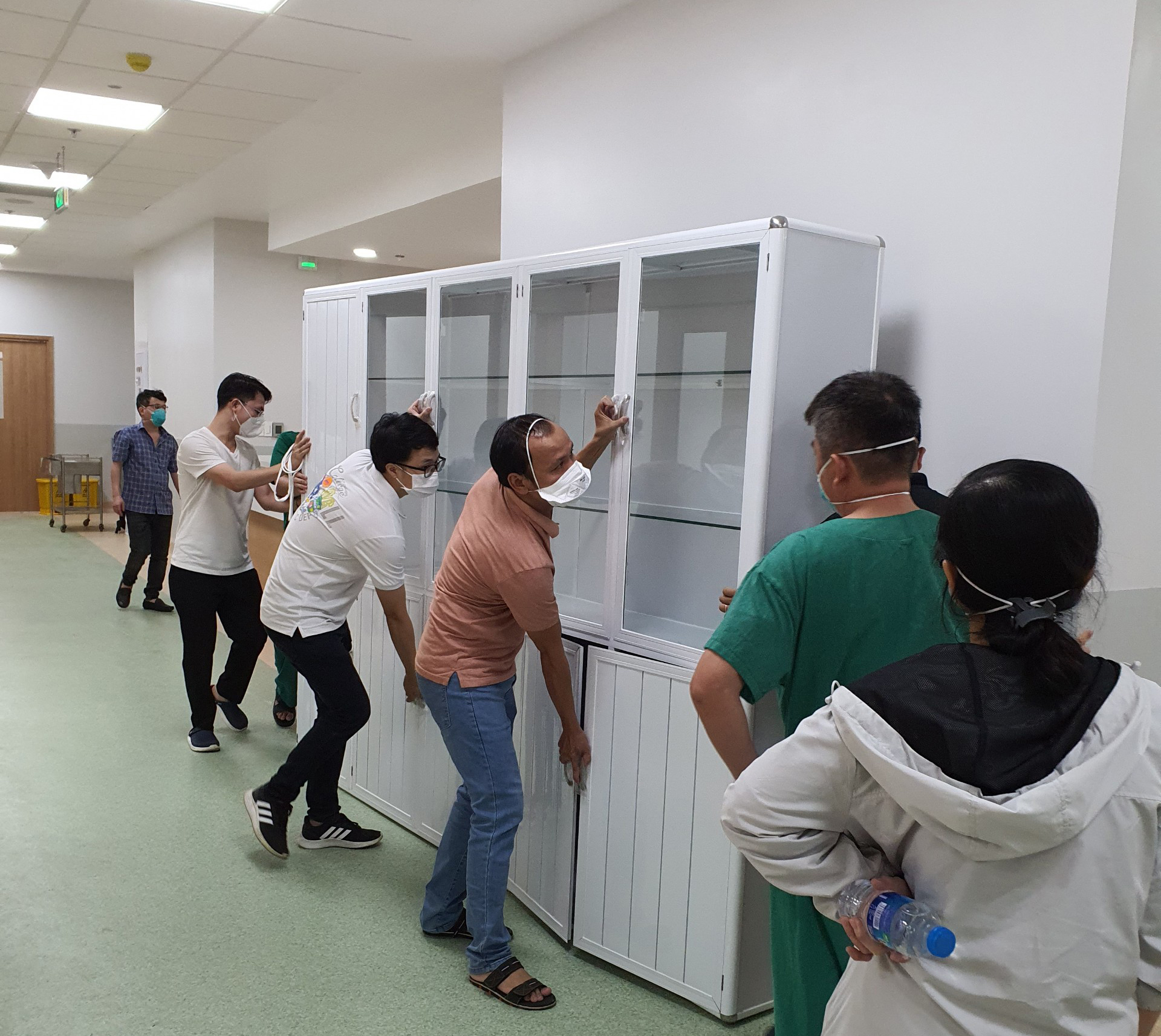 TP HCM: Những h&igrave;nh ảnh b&ecirc;n trong Bệnh viện hồi sức Covid-19 - Ảnh 1.