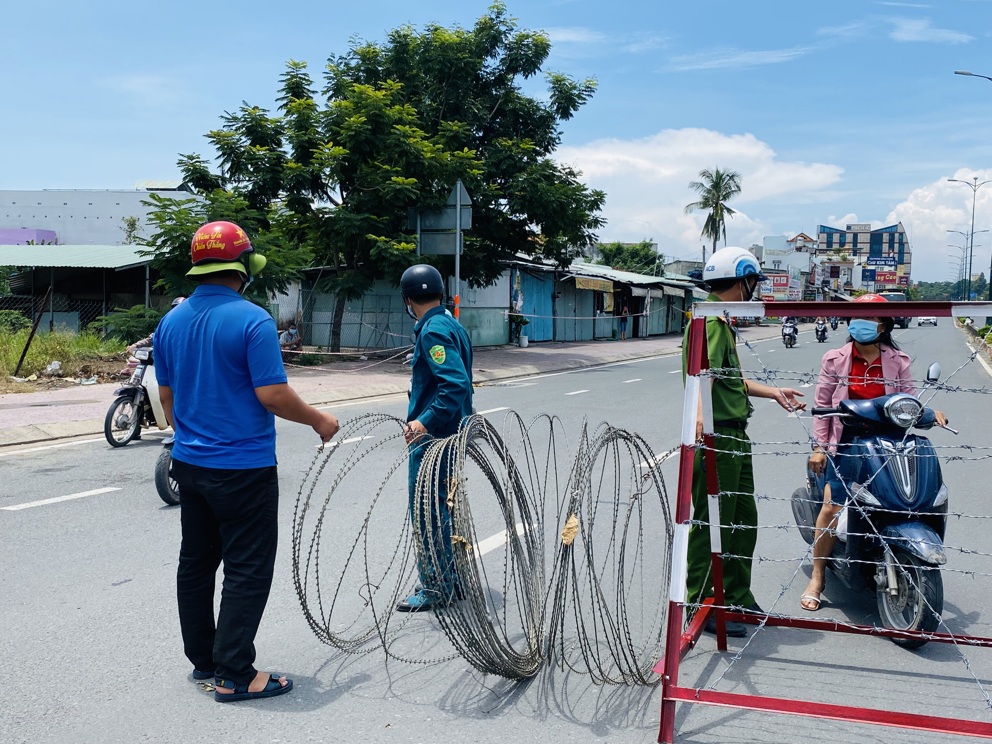 TP HCM: Phong tỏa thêm 2 phường hơn 122.000 người ở TP Thủ Đức
