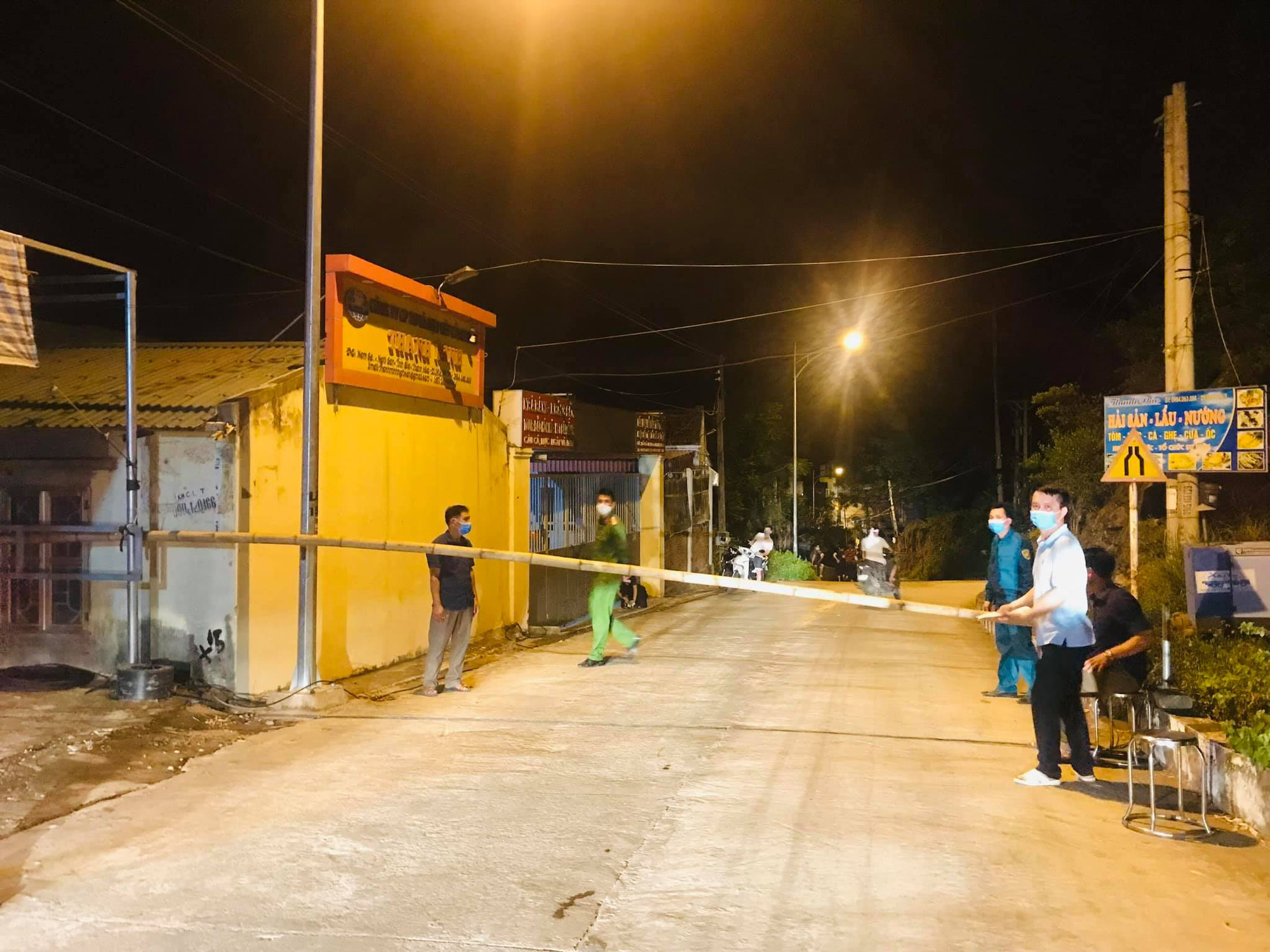 Th&ecirc;m F1 của nữ nh&acirc;n vi&ecirc;n nh&agrave; h&agrave;ng về từ TP HCM dương t&iacute;nh với SARS-CoV-2 - Ảnh 1.