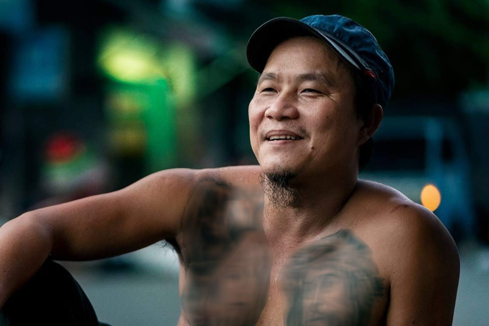 Ông chủ sạp rau "Minh Râu" kể về chuyện vừa bán vừa cho