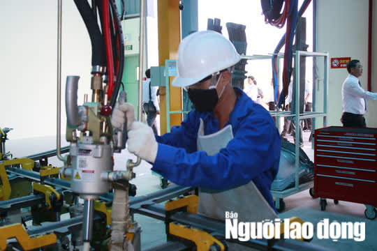 Điều kiện, thủ tục tạm dừng đ&oacute;ng bảo hiểm x&atilde; hội v&agrave;o quỹ hưu tr&iacute; do Covid-19 - Ảnh 2.