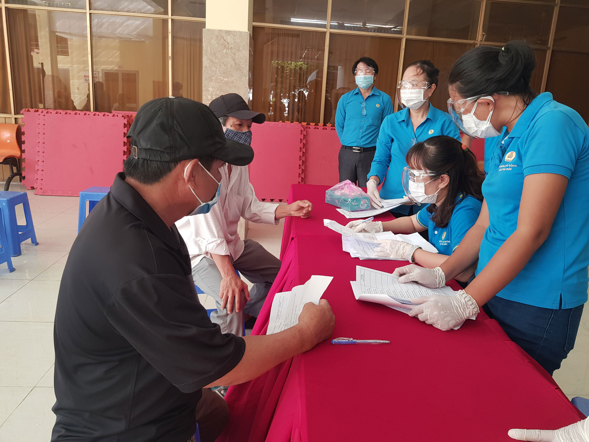 Không bỏ rơi đoàn viên