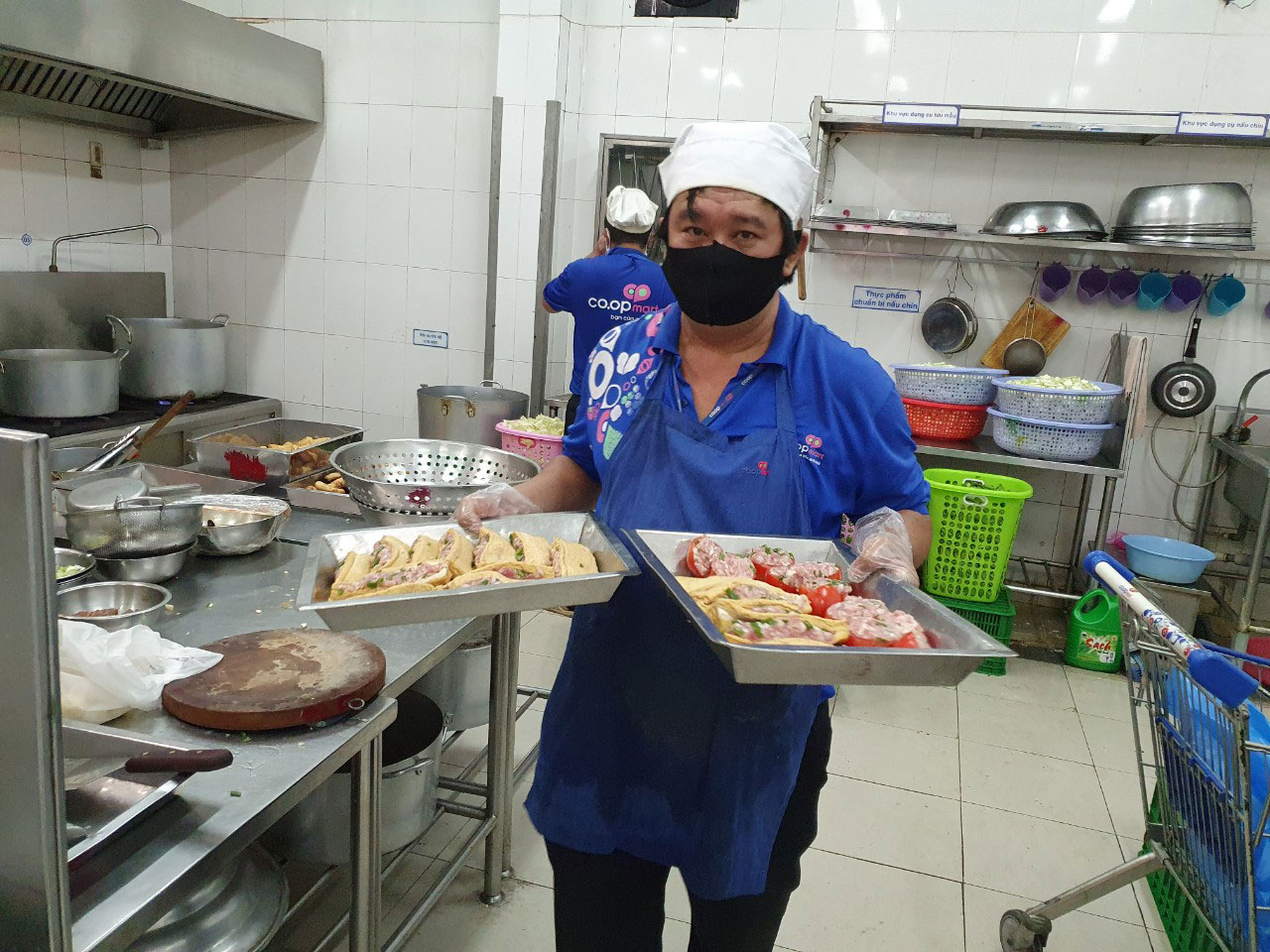 Đóng góp thầm lặng