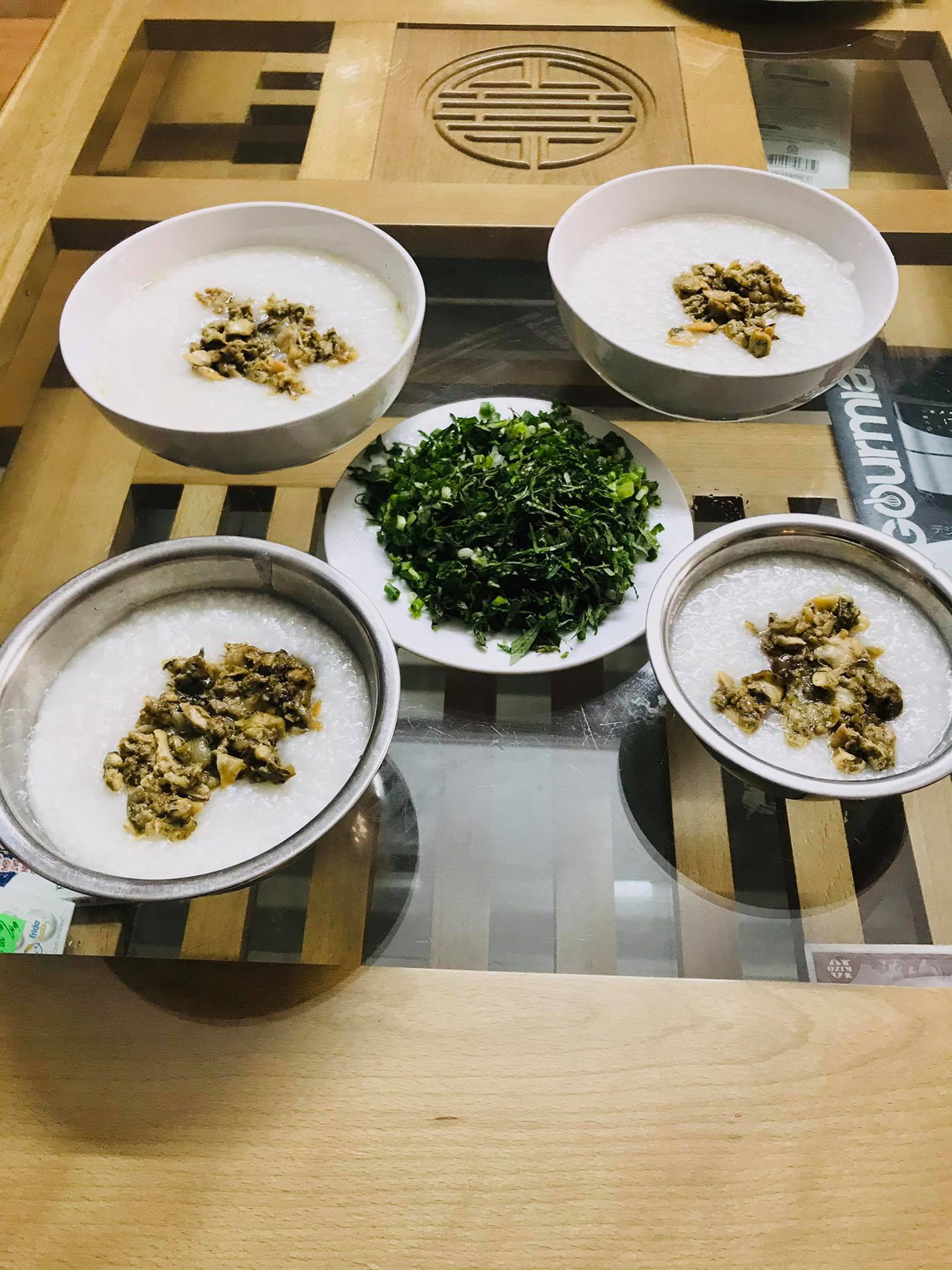 Mẹ ghen với c&ocirc; h&agrave;ng x&oacute;m - Ảnh 1.