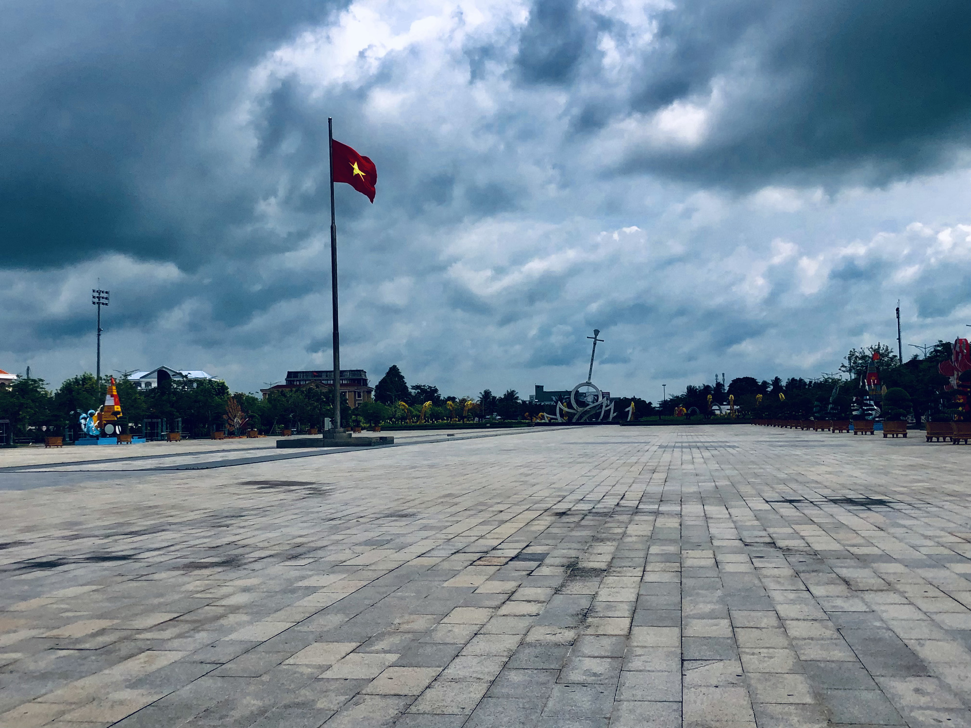 Các tỉnh, thành miền Tây trước giờ “G” giãn cách theo Chỉ thị 16 - Ảnh 7.