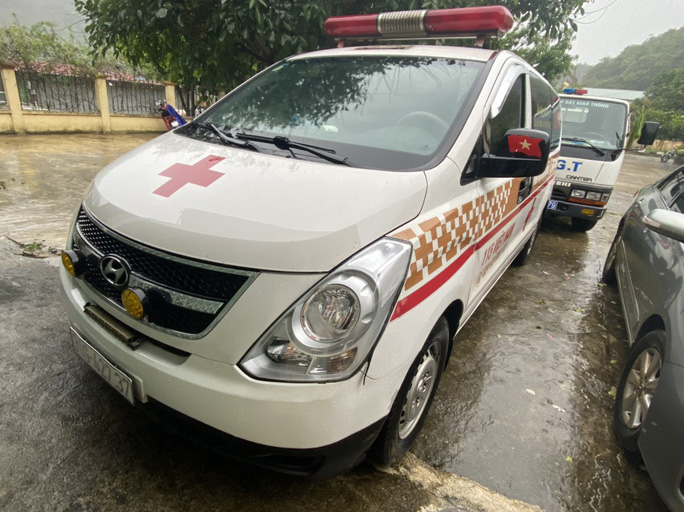 Xe cứu thương, thấy mà thương...
