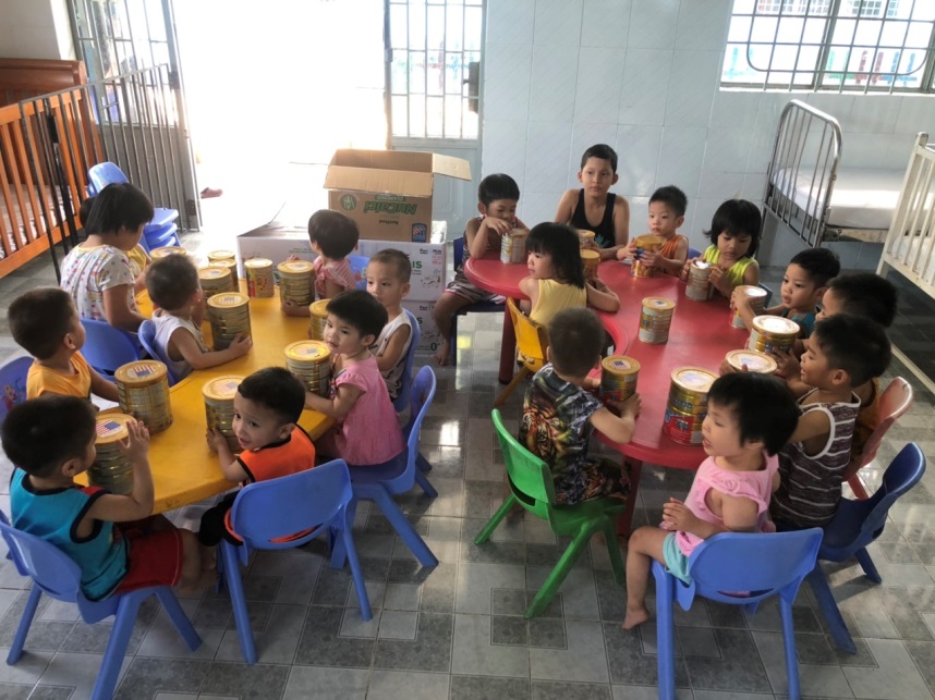 Ấm lòng triệu bữa ăn dinh dưỡng cho trẻ em nghèo mùa dịch Covid-19