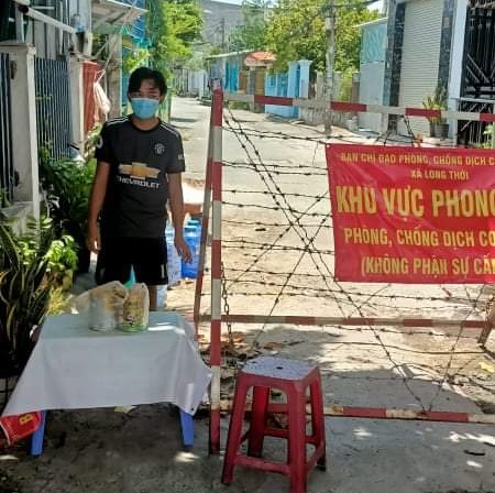Ấm l&ograve;ng triệu bữa ăn dinh dưỡng cho trẻ em ngh&egrave;o m&ugrave;a dịch Covid-19 - Ảnh 4.