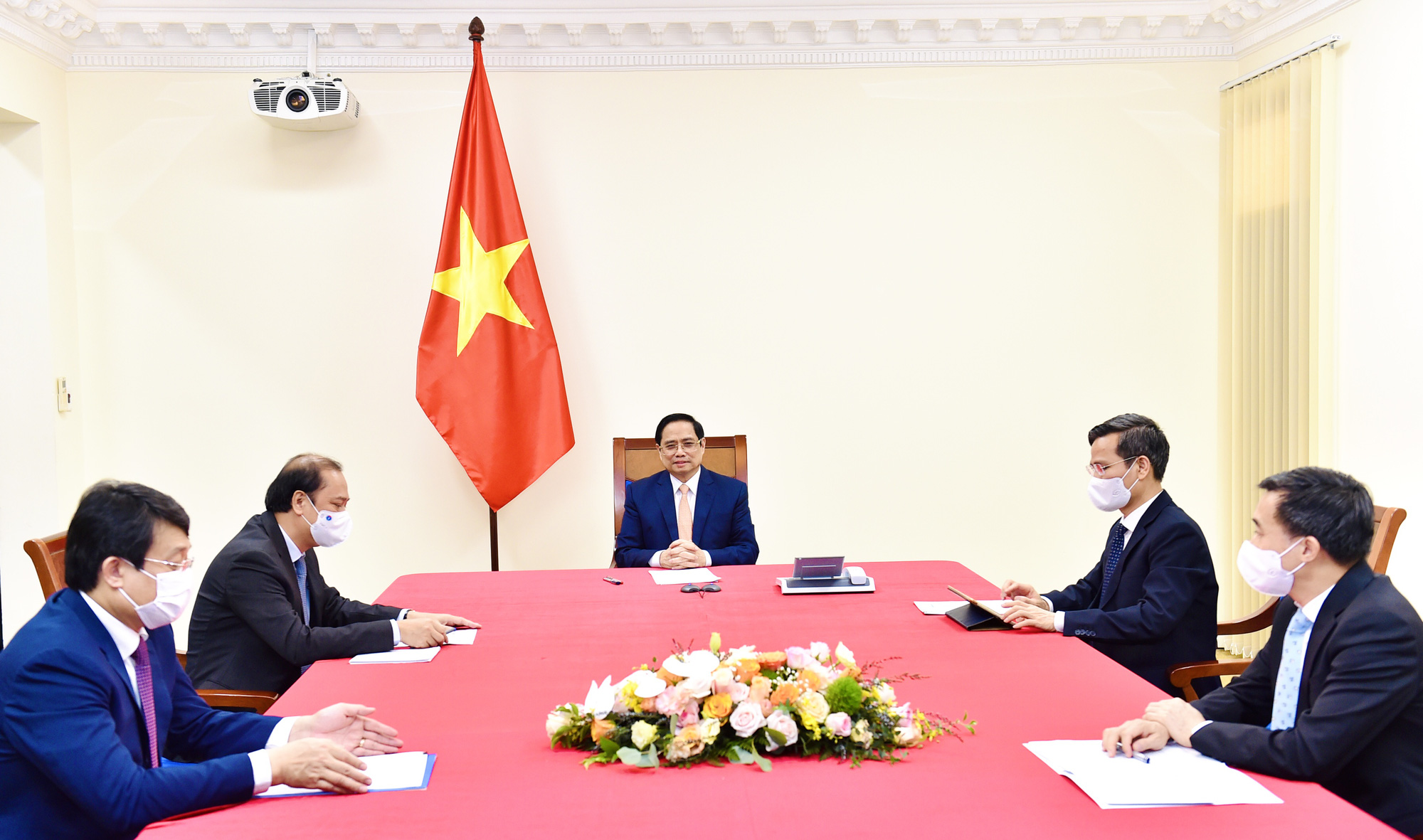 Cảm ơn Cuba cử chuyên gia y tế giúp Việt Nam ứng phó dịch bệnh Covid-19 - Ảnh 1.