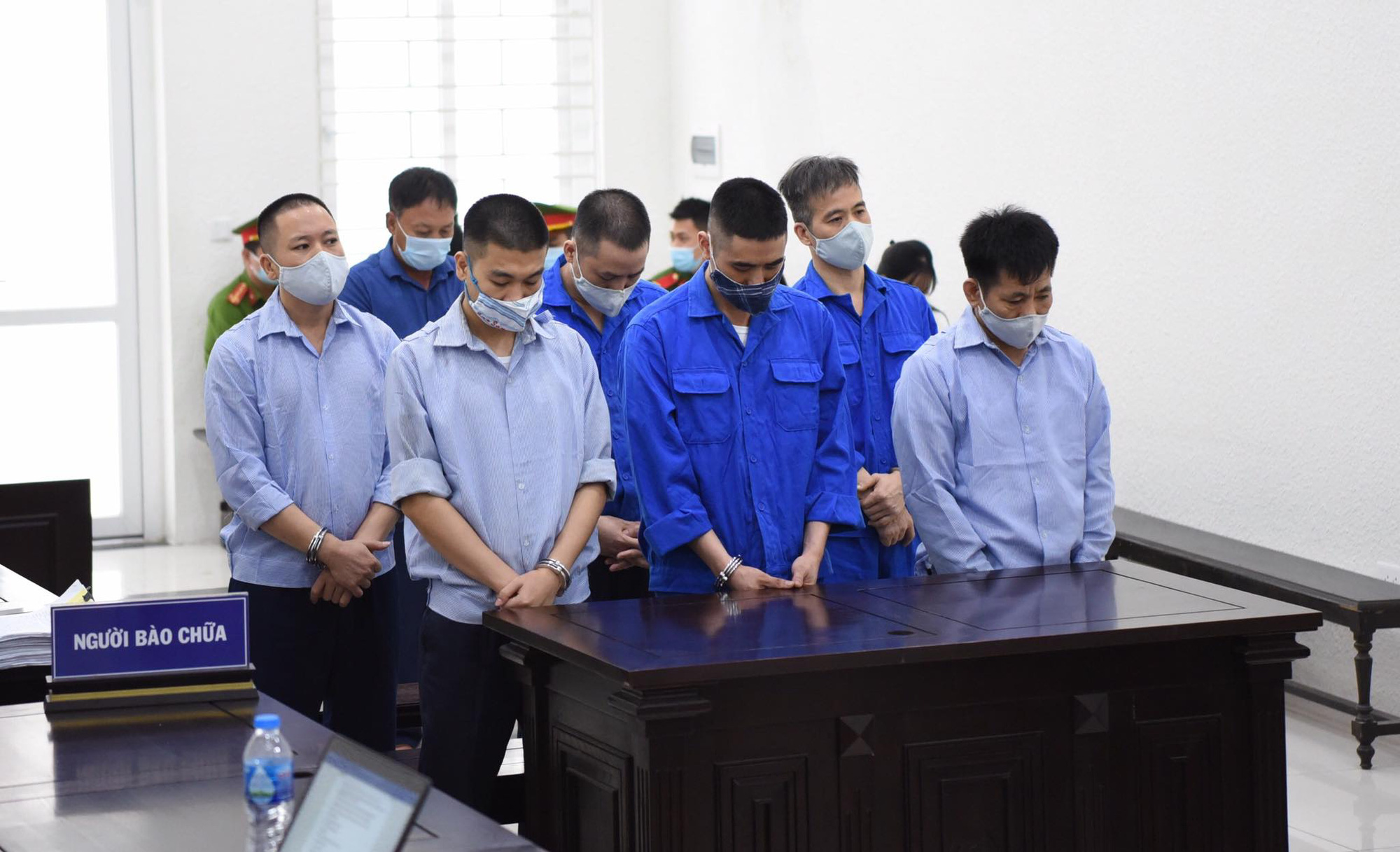D&aacute;n logo c&oacute; d&ograve;ng chữ An to&agrave;n l&agrave; bạn, tai nạn l&agrave; th&ugrave;, thu tiền bảo k&ecirc; 6,2 tỉ đồng - Ảnh 1.