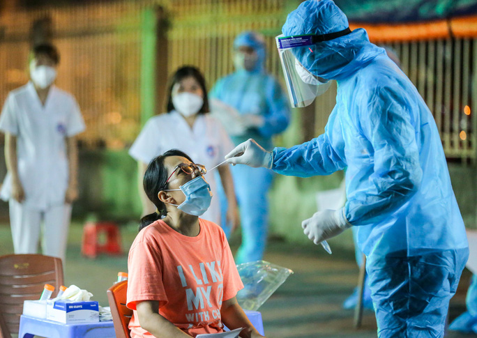 Phát hiện 21 ca dương tính SARS-CoV-2 mới, có 9 ca liên quan đến 1 hiệu thuốc