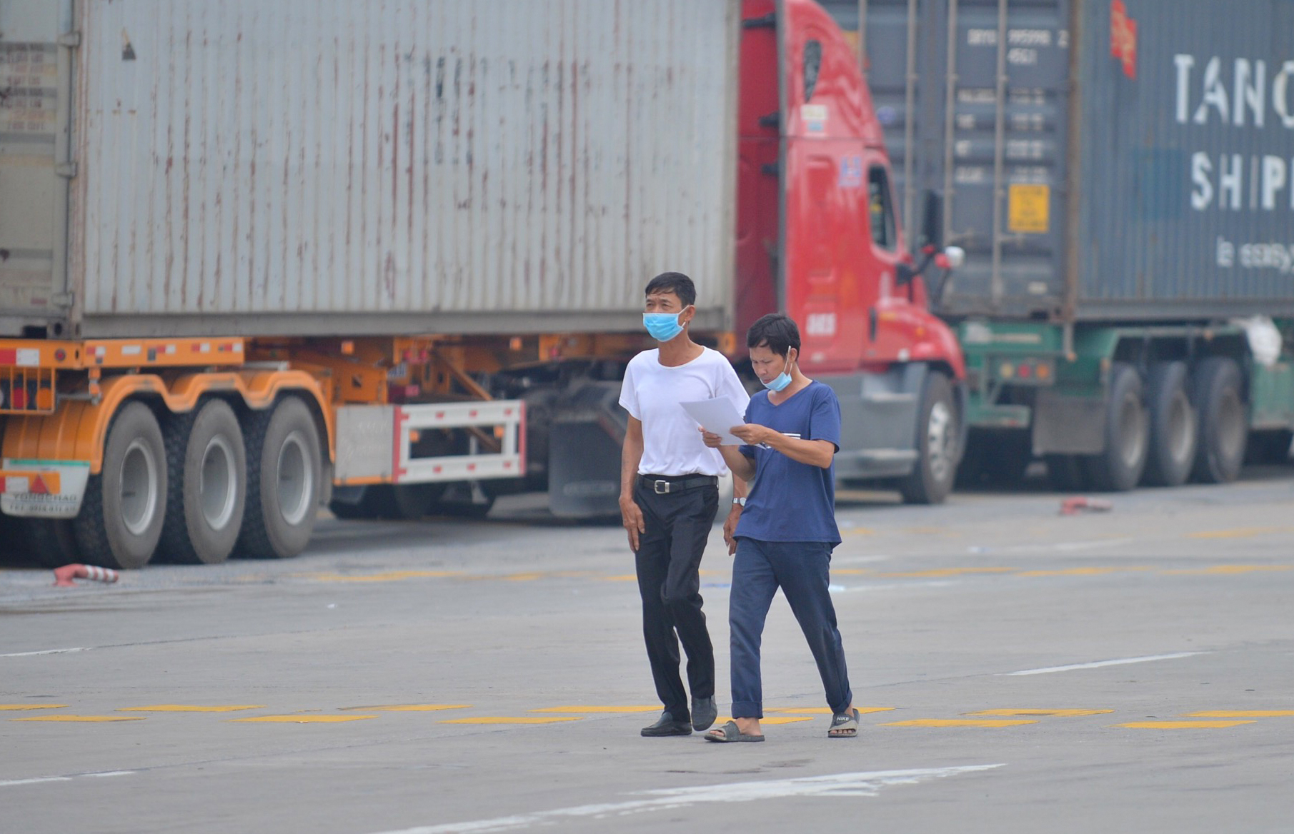 Cận cảnh h&agrave;ng ng&agrave;n phương tiện giao th&ocirc;ng &ugrave;n tắc nhiều giờ tại điểm chốt Ph&aacute;p V&acirc;n-Cầu Giẽ - Ảnh 11.