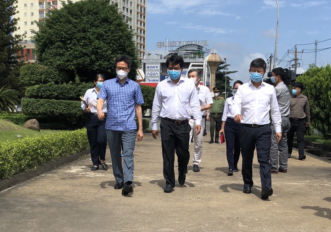 Phó Thủ tướng Vũ Đức Đam: Đầu năm 2022 sẽ có đủ vắc-xin tiêm cho toàn dân