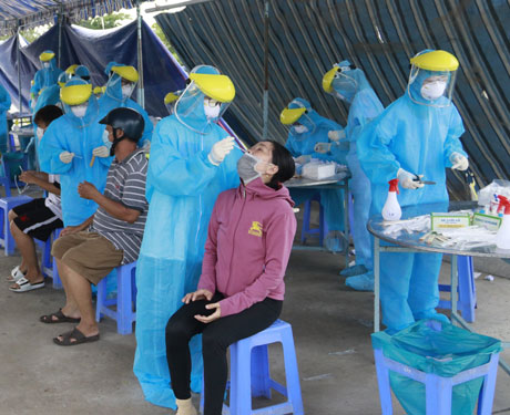 Thiếu trang thiết bị, vật phẩm chống dịch Covid-19: Do cơ chế?