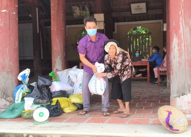 1.500 tấn hàng của người dân Thanh Hóa lên tàu biển vào TP HCM