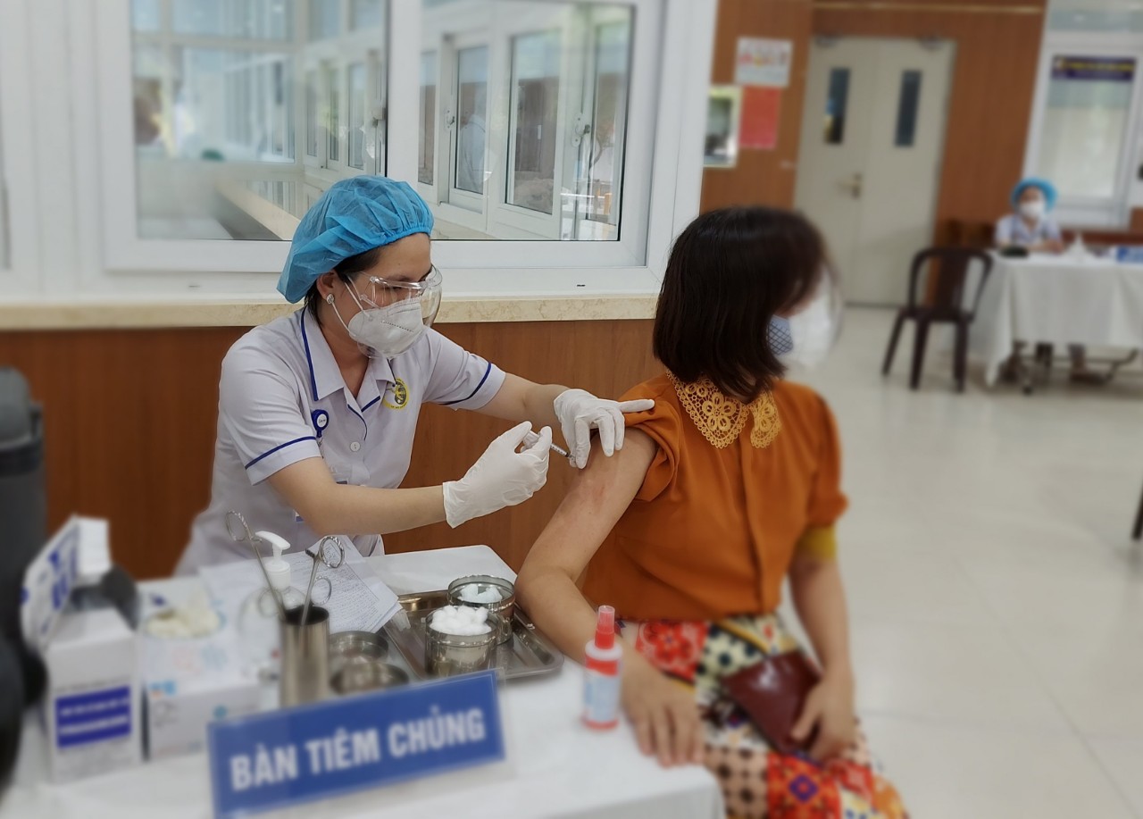 TP HCM: 622.000 người đã được tiêm vắc-xin Covid-19 đợt 5