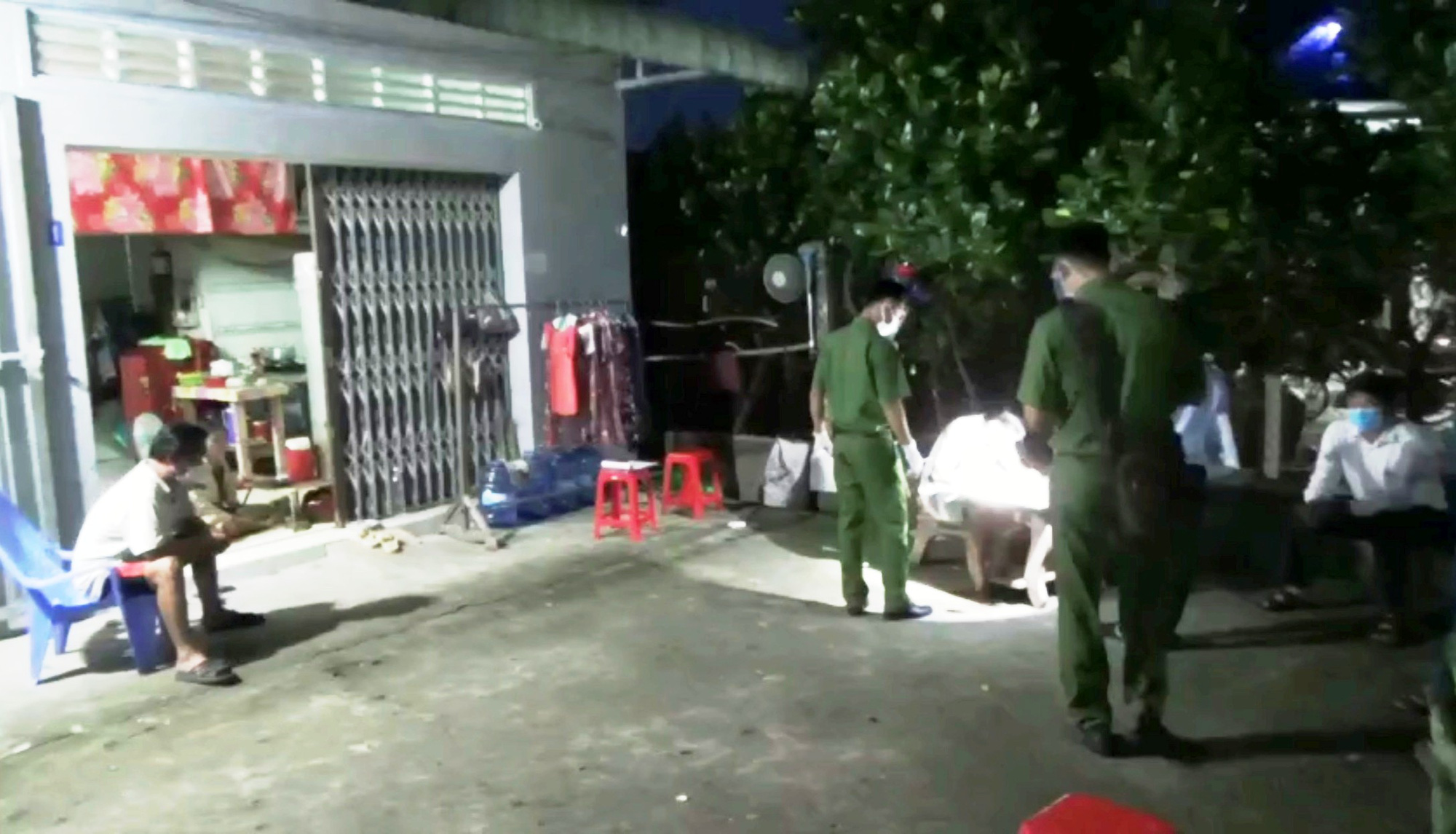 Ba người ở Tiền Giang nhậu “giải sầu” ở khu phong tỏa