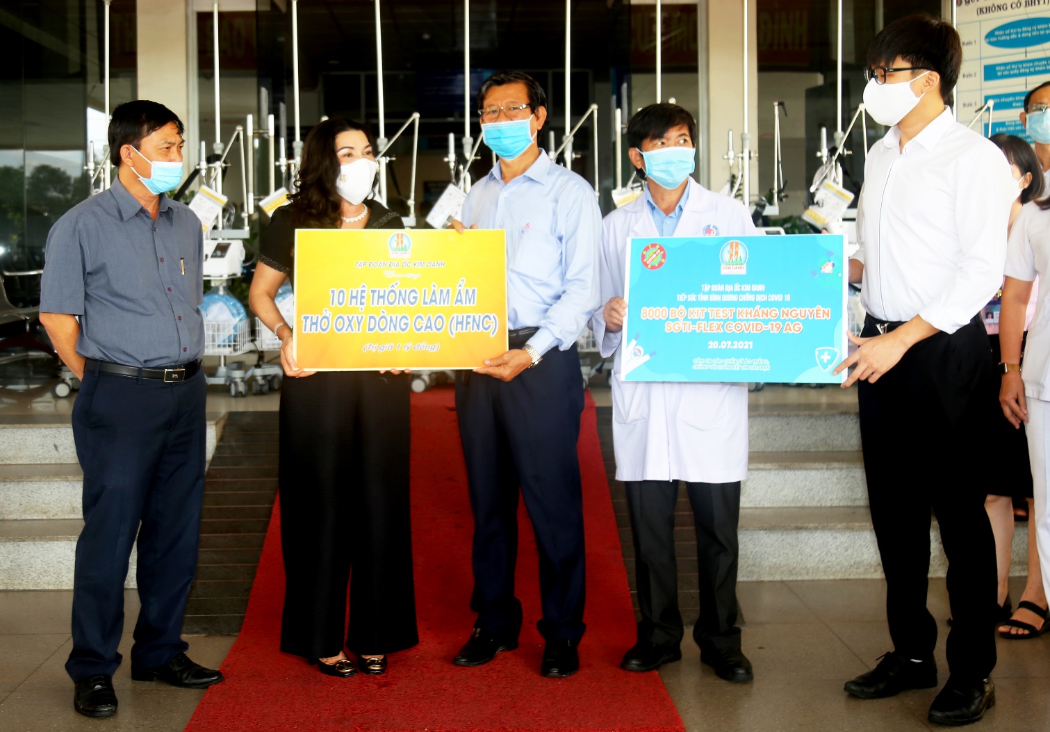 Tập đoàn Kim Oanh tặng 30 máy thở cho các bệnh viện tại TP HCM, Đồng Nai và Bình Dương - Ảnh 1.
