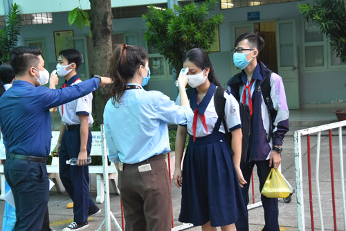 Tuyển sinh lớp 10 tại TP HCM: Nên xét tuyển cả hệ chuyên