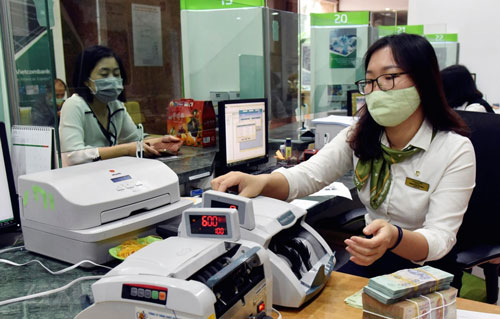 Ngành nào có nhu cầu tuyển dụng cao trong 6 tháng cuối năm? - Ảnh 1.