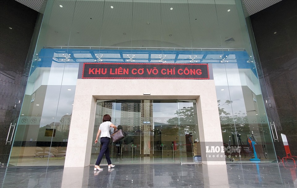 Ca mắc Covid-19 đến giao tiếp tại khu làm việc của 8 sở, ngành Hà Nội