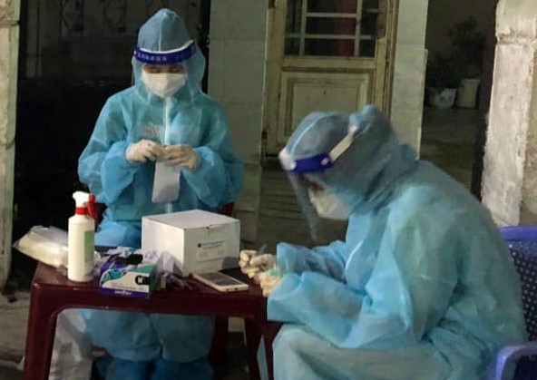 Lập bàn thờ vọng cho nữ sinh viên Hải Dương chống dịch Covid-19 ở TP HCM chịu tang cha
