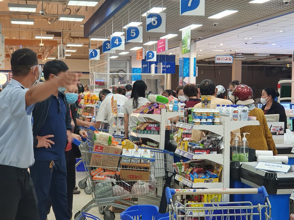 Đắk Lắk: TP Bu&ocirc;n Ma Thuột v&agrave; huyện Cư Kuin gi&atilde;n c&aacute;ch x&atilde; hội theo Chỉ thị 16 - Ảnh 1.