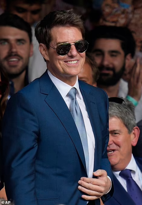B&ecirc;n trong du thuyền sang trọng m&agrave; Tom Cruise nghỉ dưỡng - Ảnh 5.