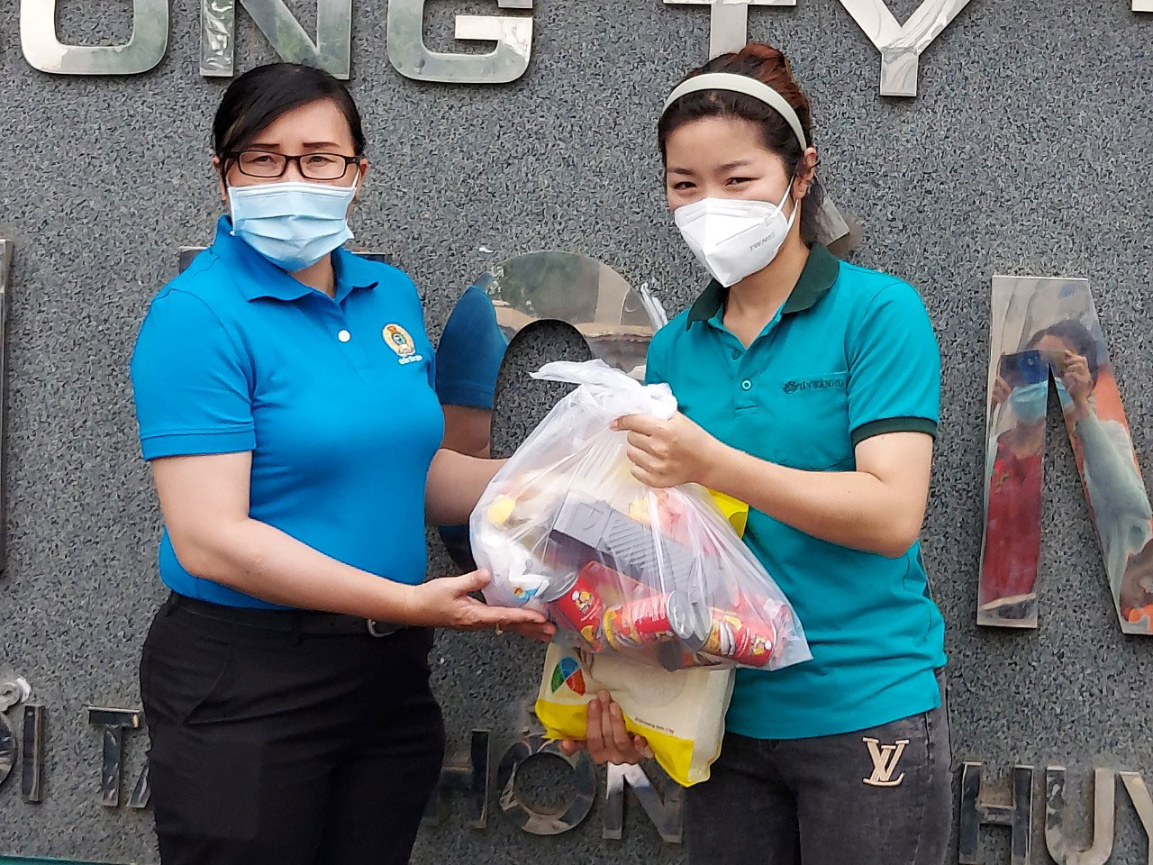 Chia sẻ khó khăn với công nhân ở trọ