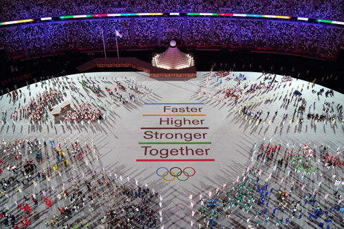 Khai mạc Olympic Tokyo: Cuộc chơi đắt đỏ, t&igrave;nh người ấm &aacute;p - Ảnh 1.