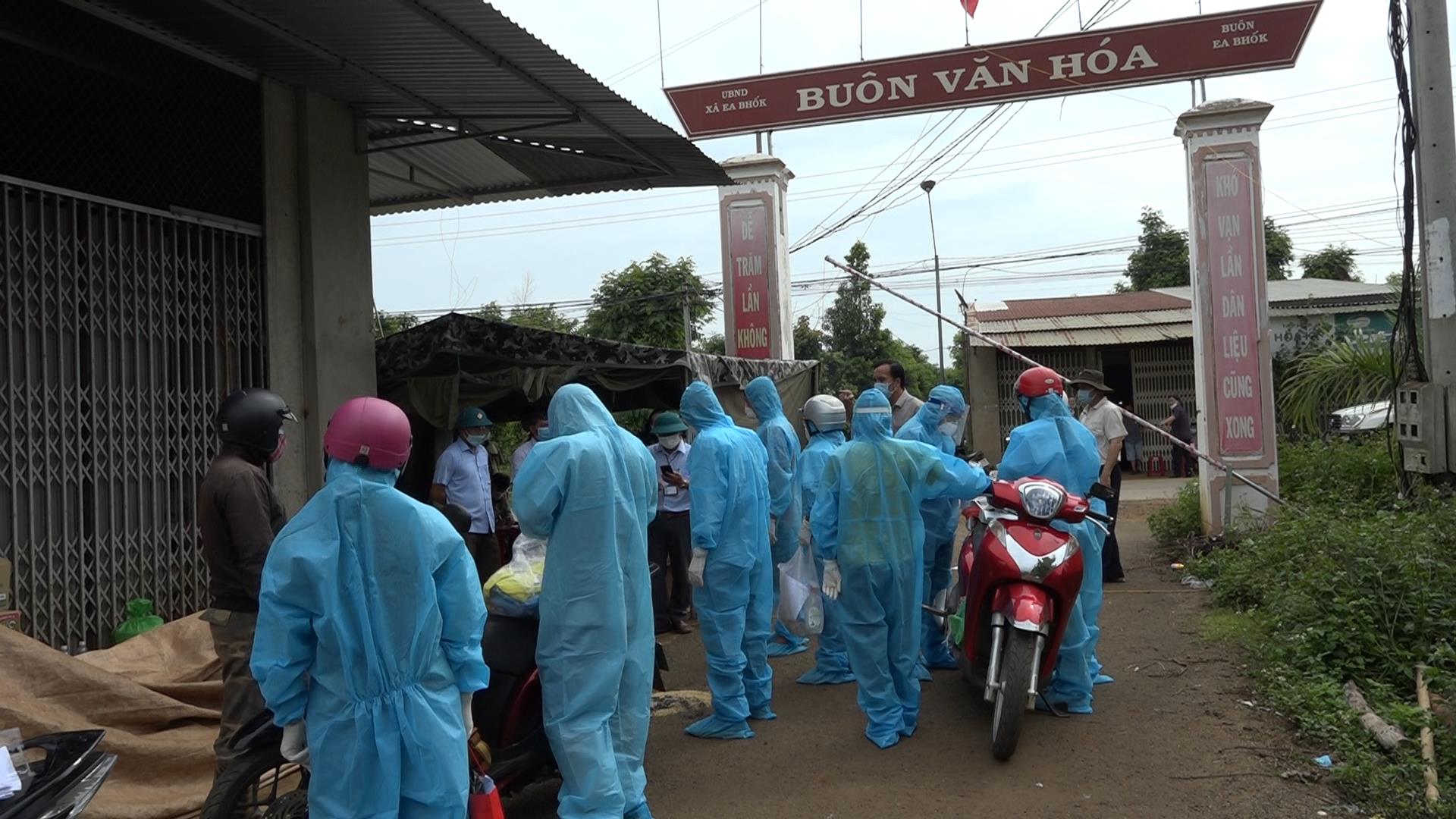 Bệnh nh&acirc;n mắc Covid-19 tử vong đầu ti&ecirc;n ở Đắk Lắk - Ảnh 1.