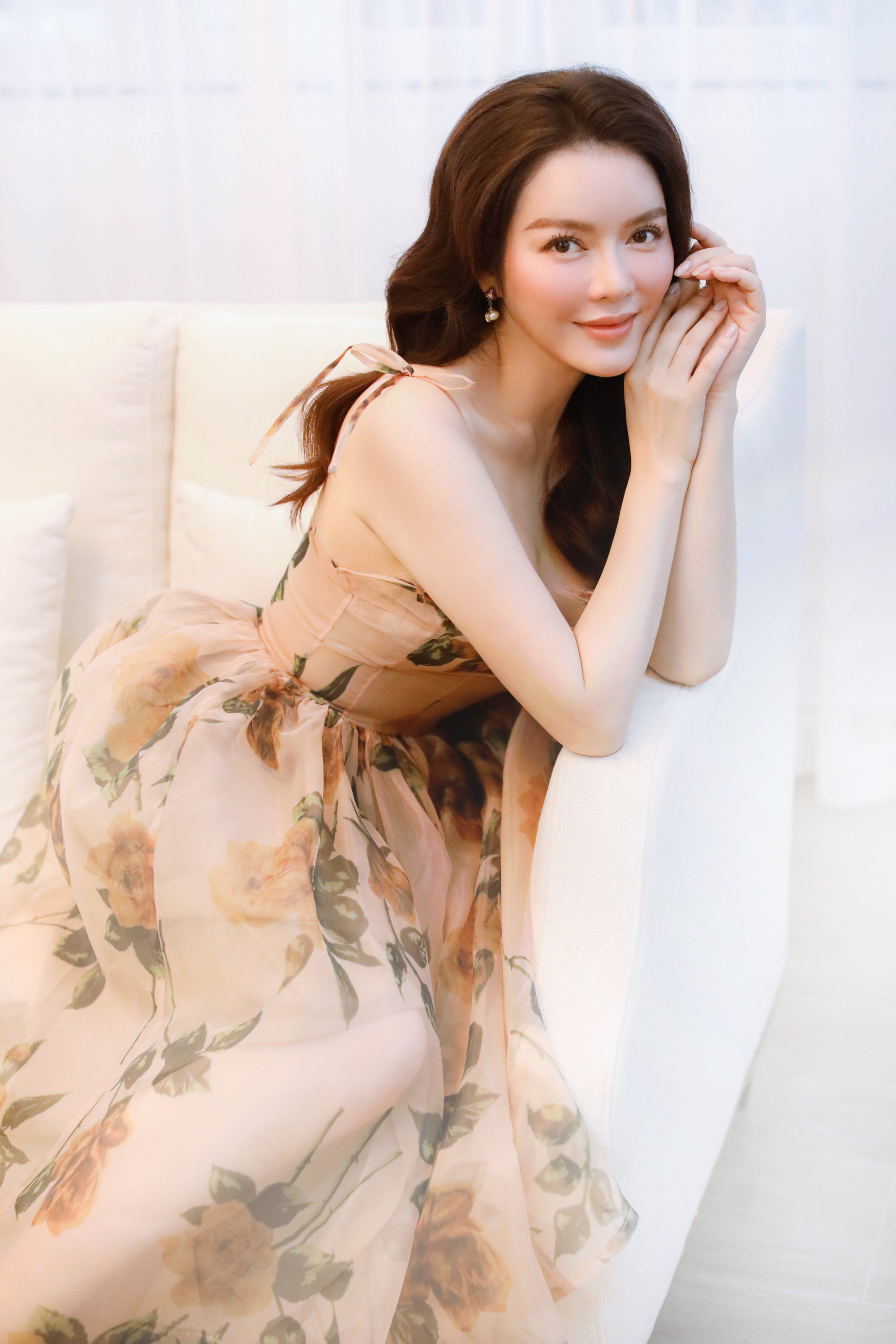 L&yacute; Nh&atilde; Kỳ khoe vẻ đẹp kh&ocirc;ng tuổi - Ảnh 1.