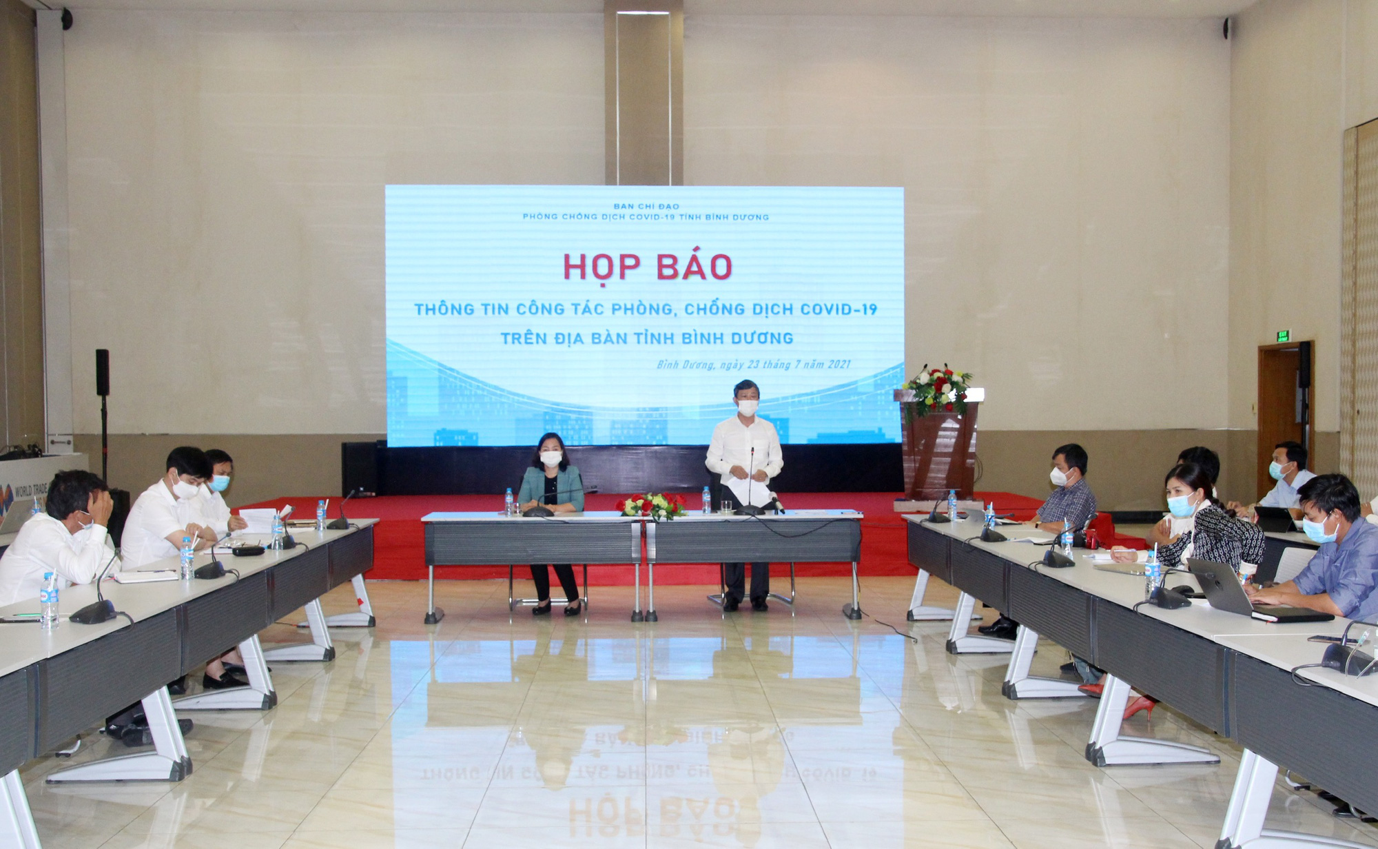 B&igrave;nh Dương l&ecirc;n phương &aacute;n điều trị cho 15.000 đến 20.000 ca mắc Covid-19 - Ảnh 1.