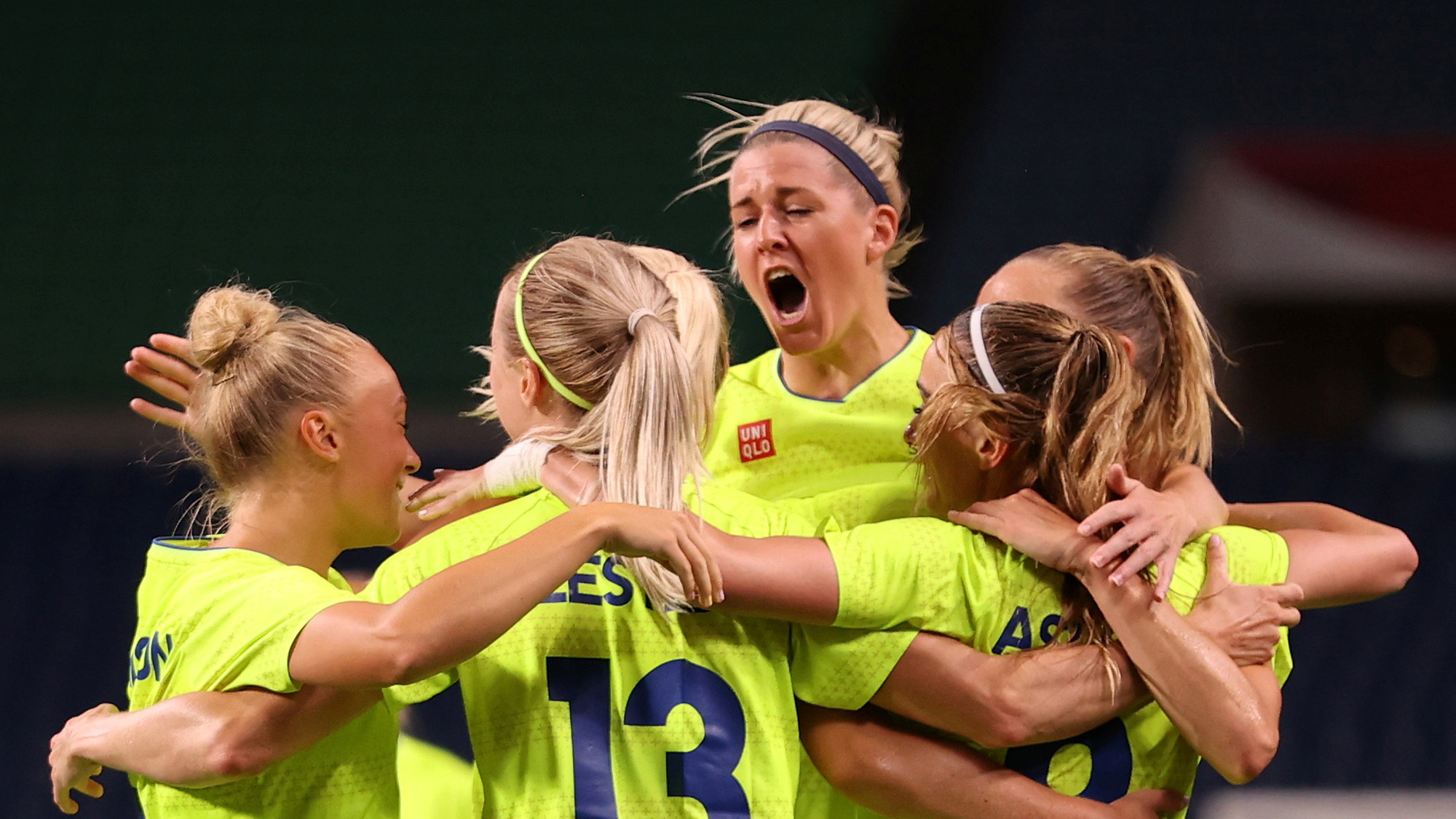 Nh&agrave; v&ocirc; địch World Cup ph&ocirc; trương sức mạnh trước đối thủ yếu - Ảnh 10.