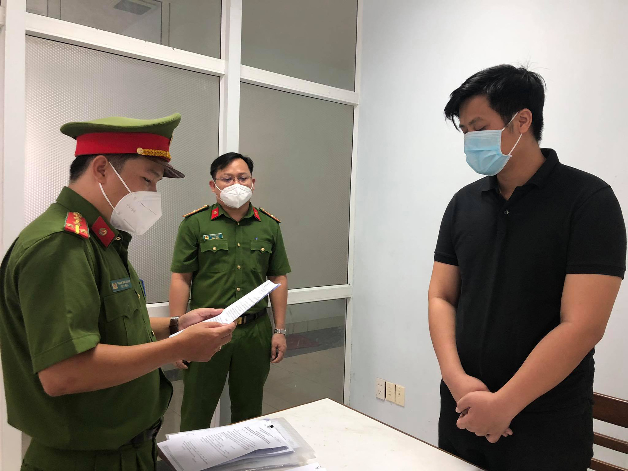 Nh&acirc;n vi&ecirc;n ng&acirc;n h&agrave;ng l&agrave;m khống hồ sơ, chiếm đoạt khoản vay 1,2 tỉ đồng của kh&aacute;ch h&agrave;ng - Ảnh 1.
