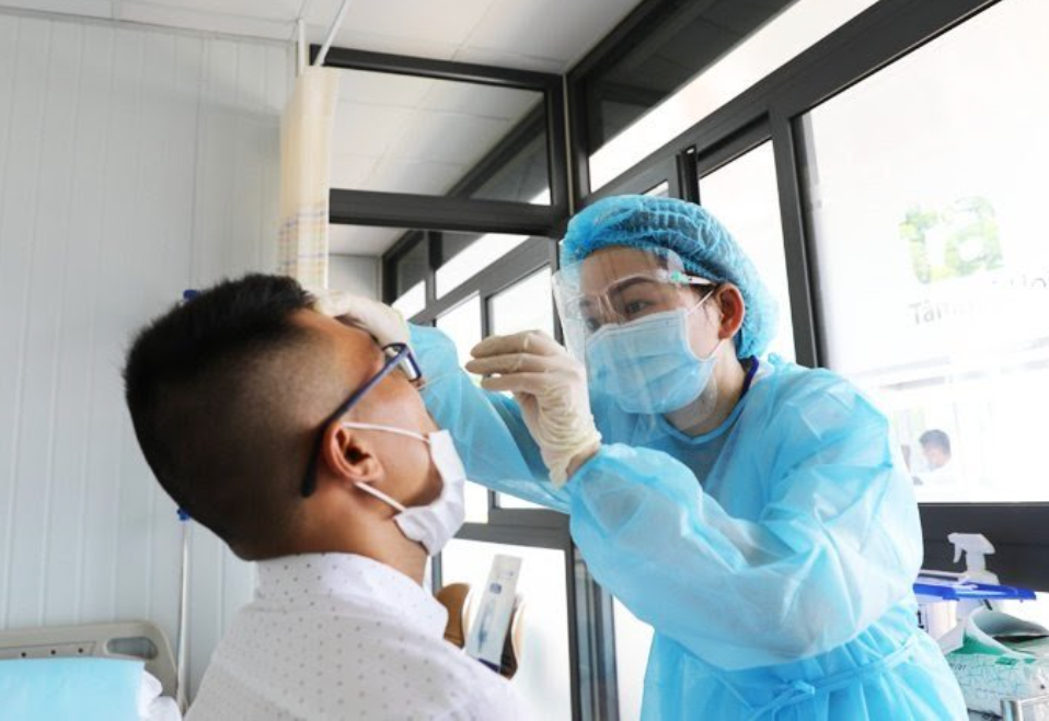 Cùng dự đám tang, 18 người trong dòng họ đều dương tính với SARS-CoV-2