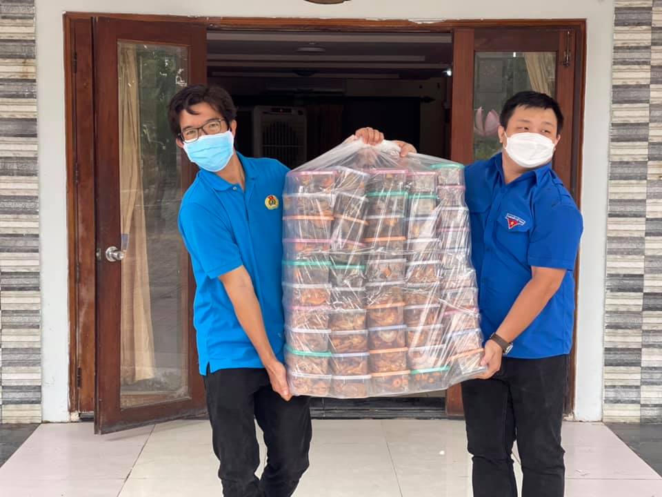 Khởi động Chương trình "Bếp ăn yêu thương"